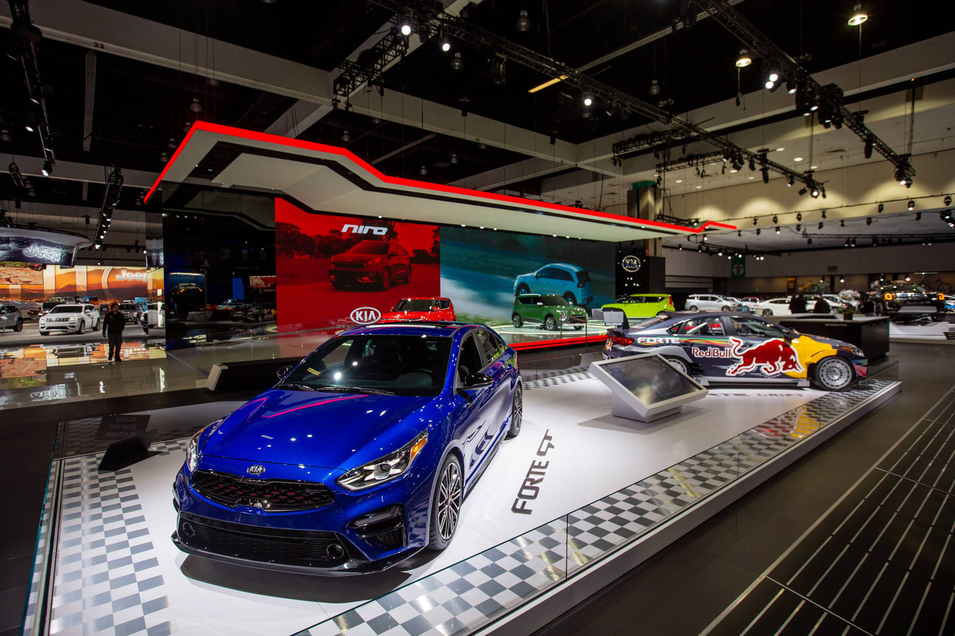 Triển lãm Los Angeles Auto Show - Giấc mơ Mỹ của các hãng xe mới nổi