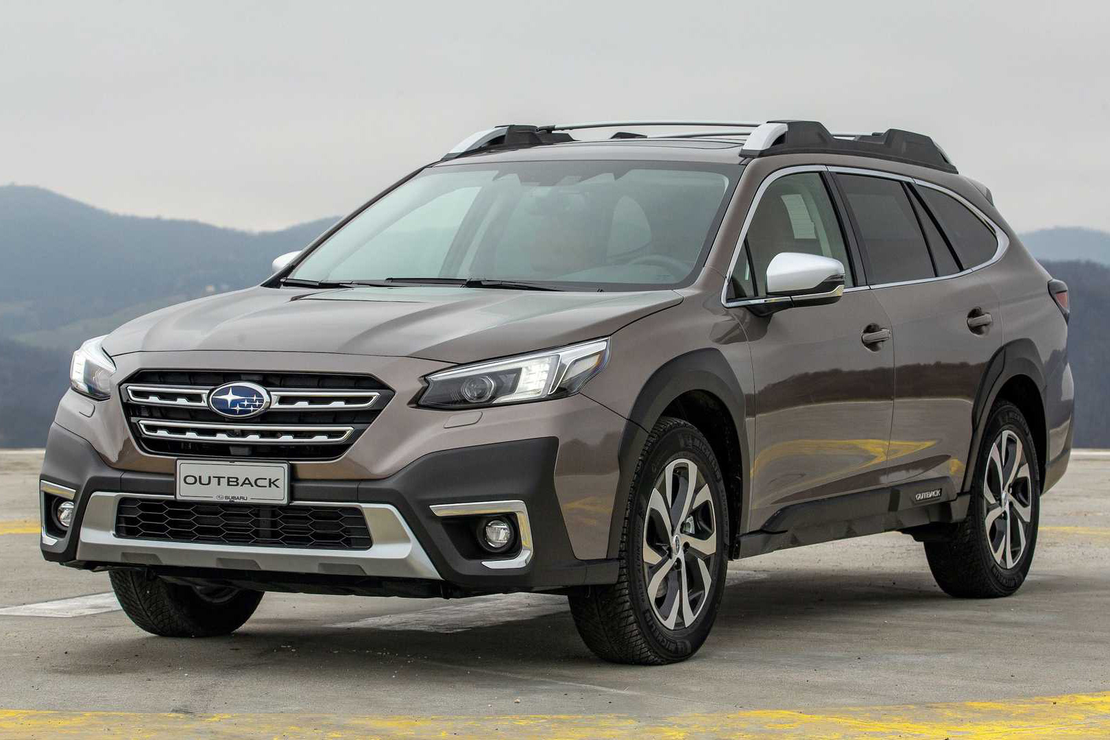 Subaru Outback 2021 chốt giá 1,969 tỷ đồng tại Việt Nam: Nhiều nâng cấp bên trong, đắt ngang ngửa Ford Explorer