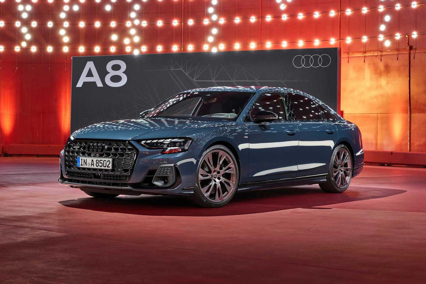 Audi A8 facelift chào sân: Nâng cấp nhẹ lấy khách Mercedes-Benz S-Class