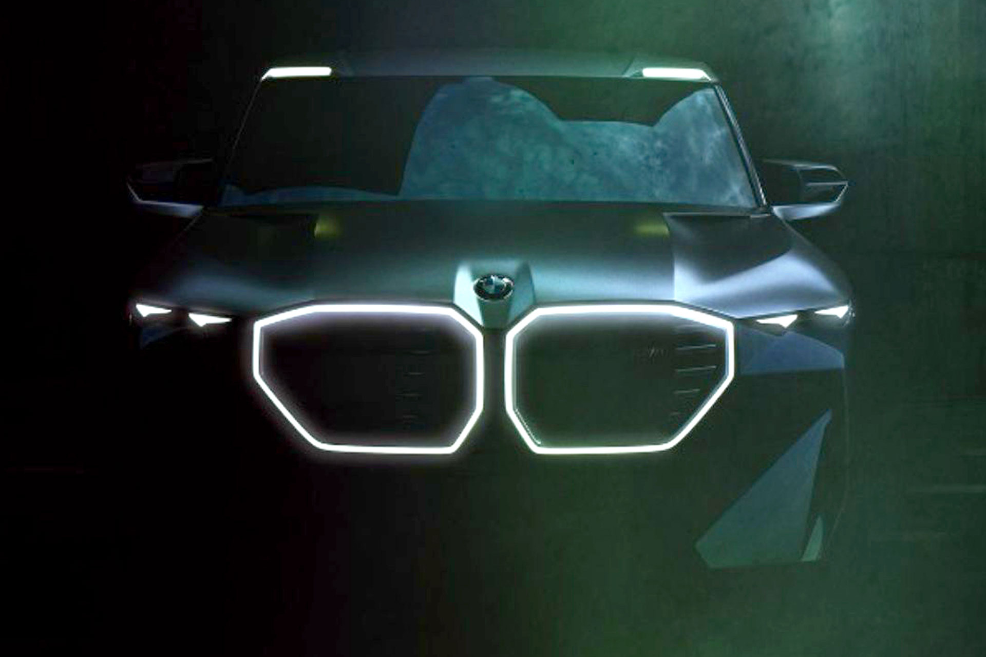 Muốn làm siêu SUV XM, BMW bất ngờ phải hỏi ý kiến hãng xe này