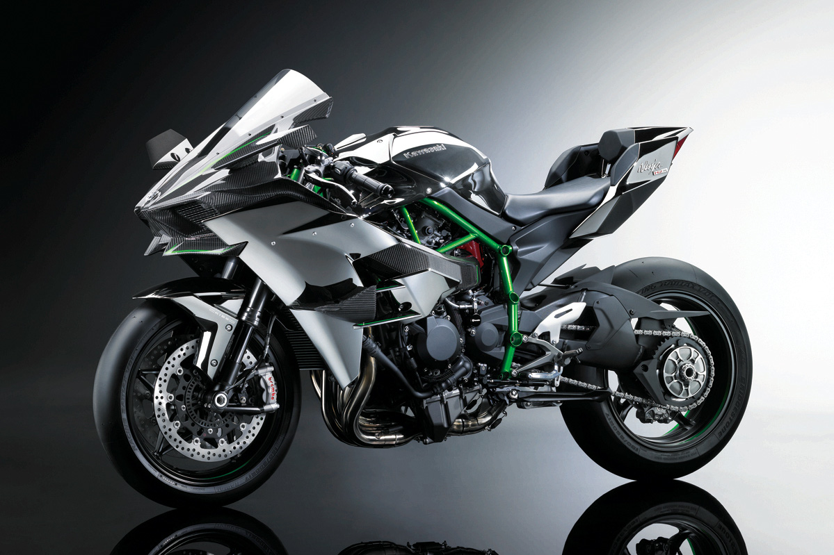 Kawasaki Ninja H2 R giá 1,83 tỷ đồng về Việt Nam năm sau: Không kính hậu và đèn pha, không được chạy trên đường phố