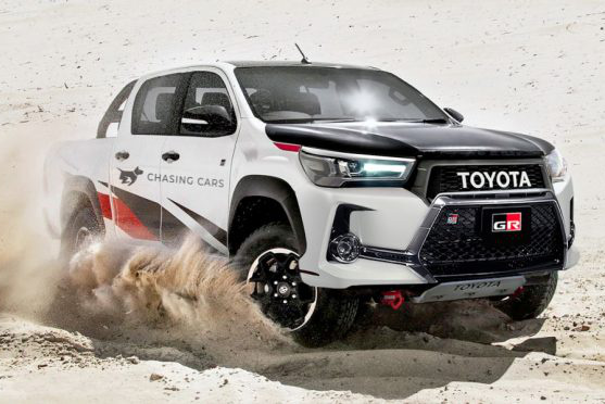 Toyota Hilux có thể lắp động cơ V6 của Land Cruiser, tăng sức đấu Ford Ranger