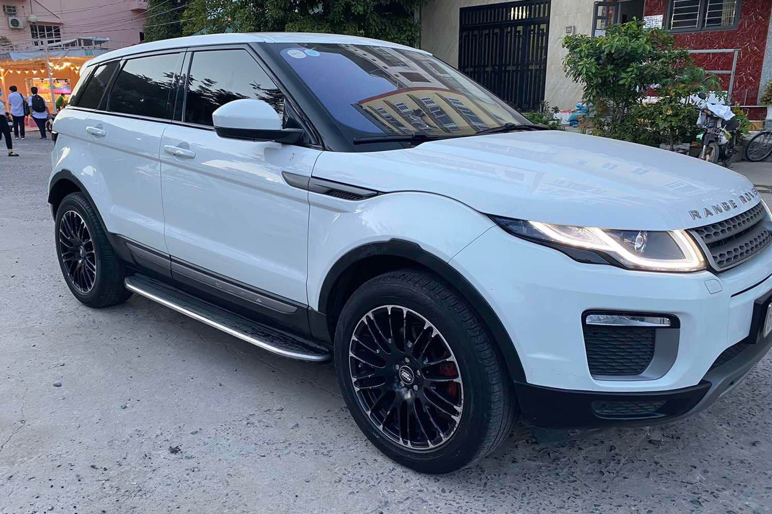 Bị CĐM thắc mắc khi bán Range Rover Evoque 2018 giá hơn 700 triệu, chủ xe khẳng định: 'Không phải xe trộm cắp, nói không với lừa đảo'