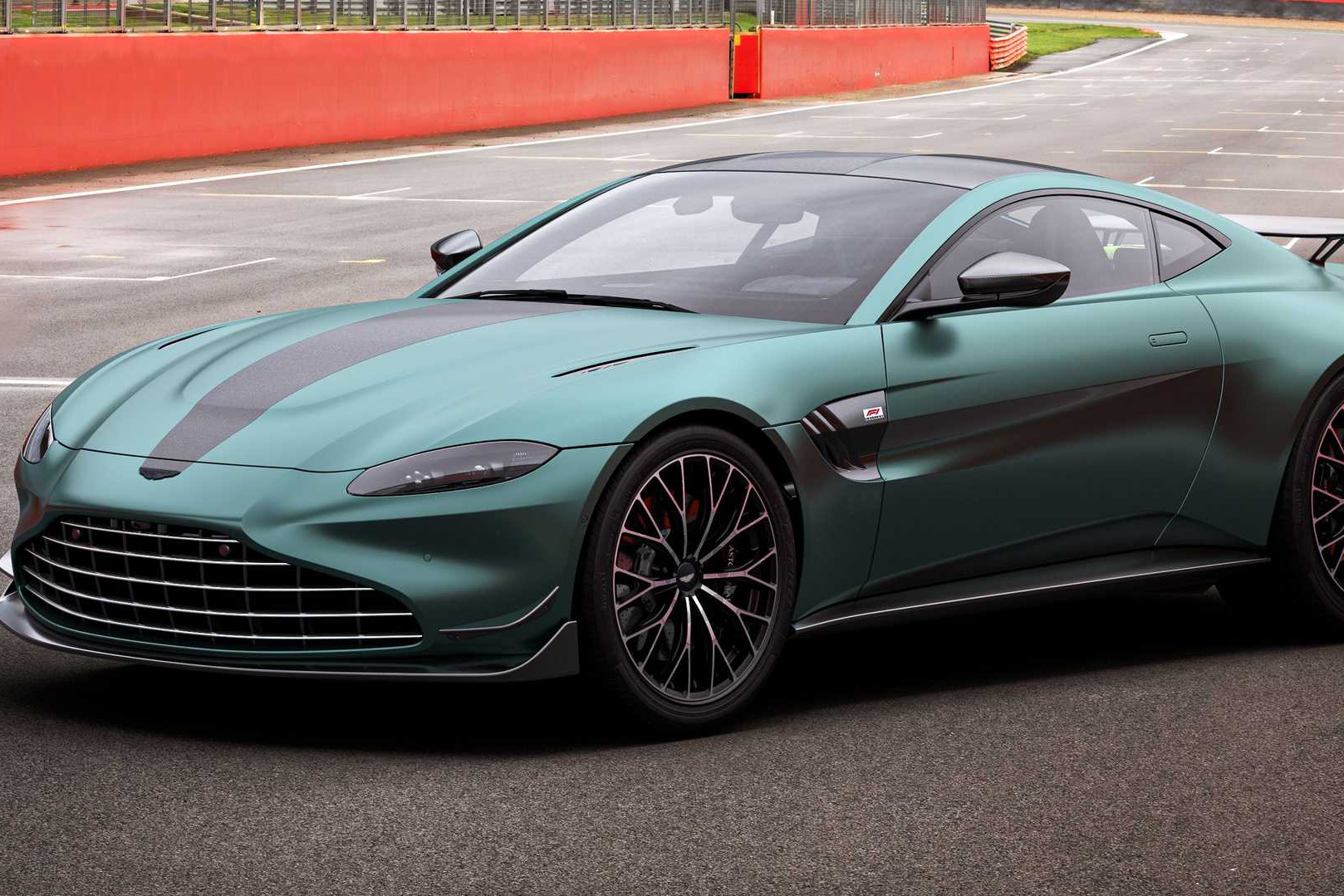 Aston Martin Vantage F1 Edition chào hàng đại gia toàn cầu, giá quy đổi từ 4,5 tỷ đồng