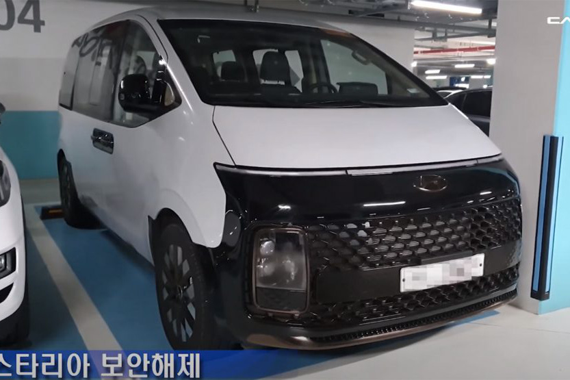 Hyundai Staria lần đầu lộ diện ngoài đời thực - MPV đấu Kia Sedona