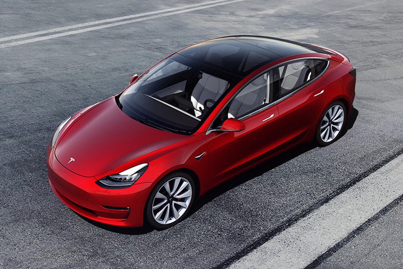 Tesla Model 3 trở thành xe bán chạy nhất châu Âu - Thời của xe điện đã tới?