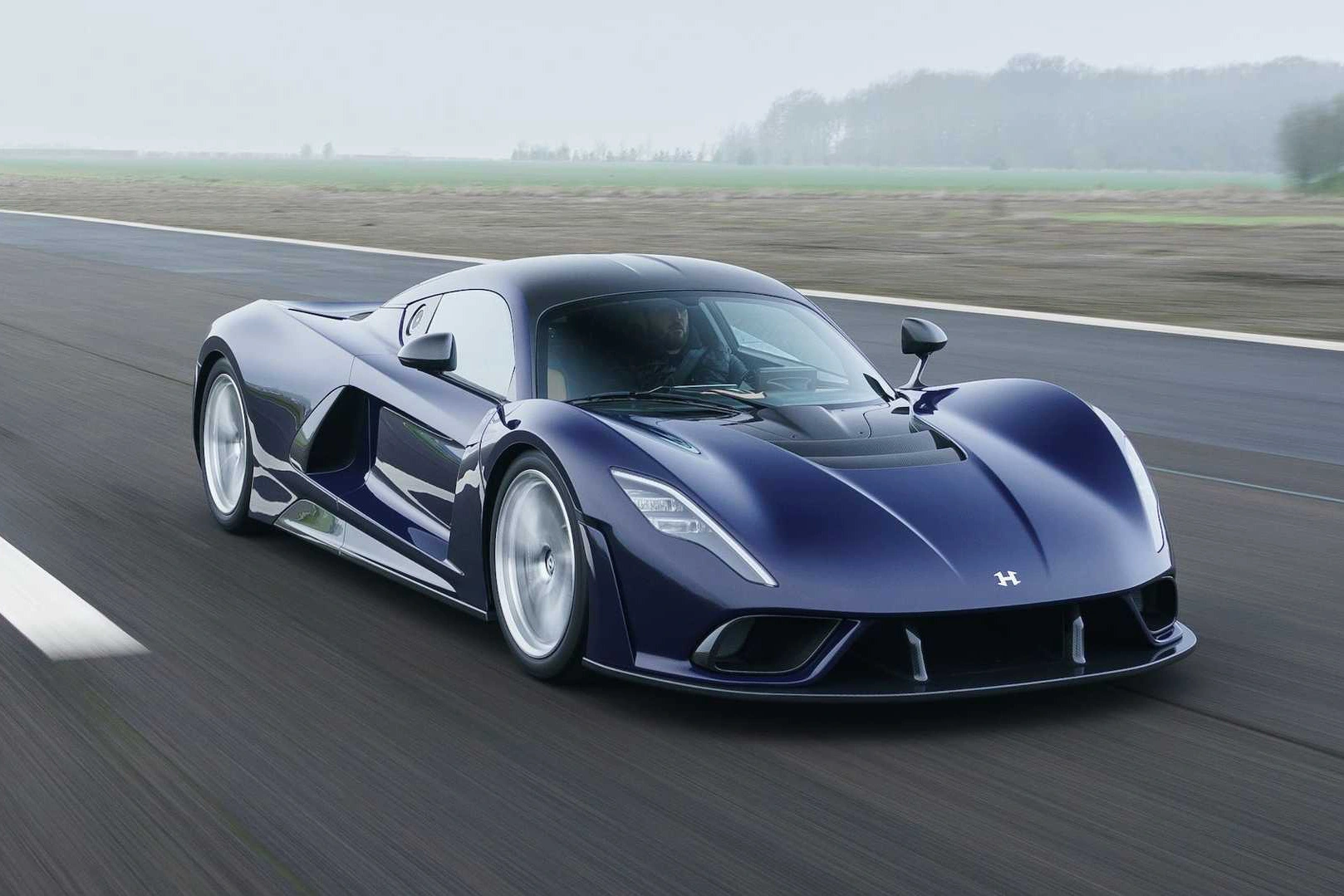 Hennesey Venom F5 sẽ đỉnh cao hơn nữa: Vươn tới 500km/h, nhắm danh hiệu siêu xe nhanh nhất thế giới