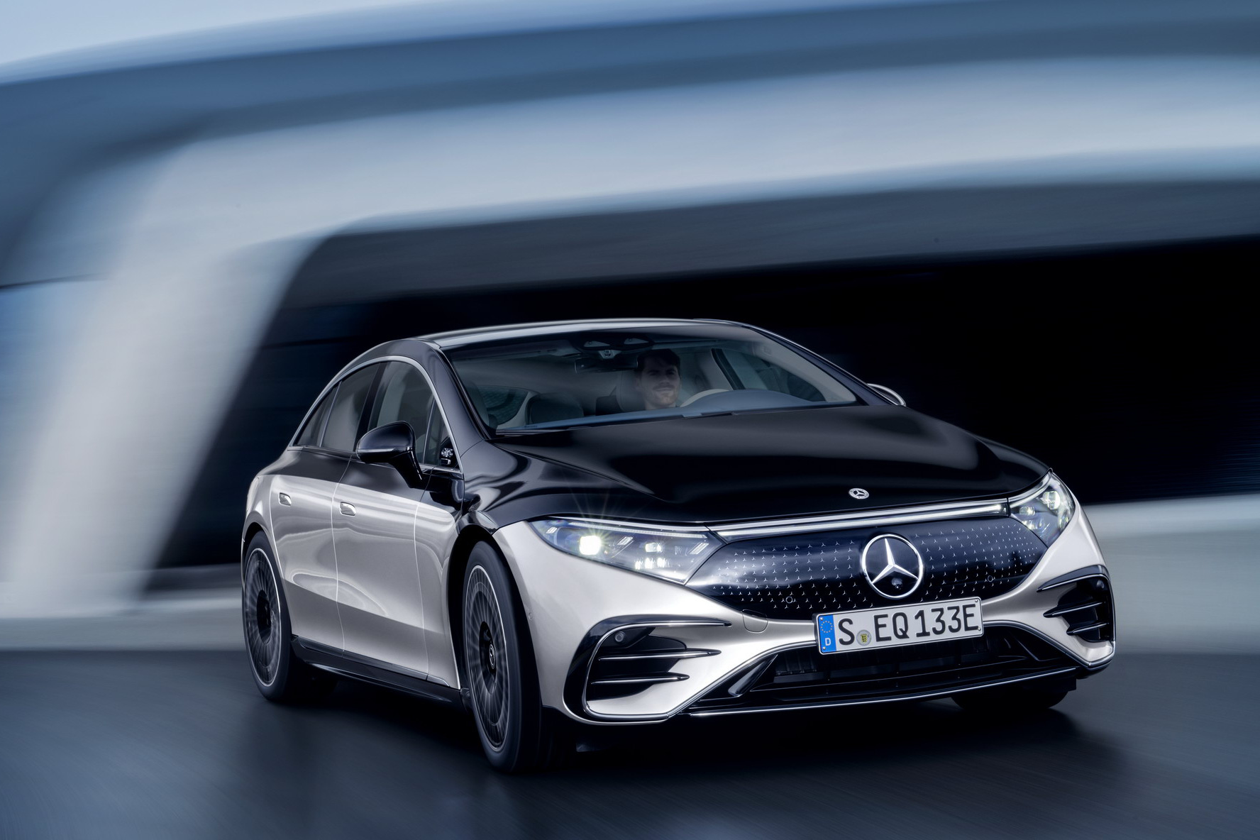 Mercedes-Benz dồn sức cho xe điện: Sẵn sàng tung SUV điện của GLE, GLS mang tên EQE, EQS