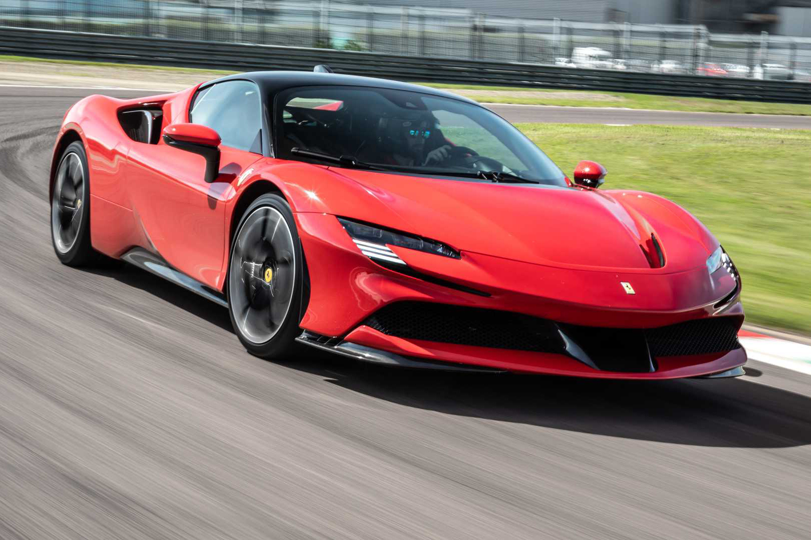 Ferrari chốt lịch ra mắt siêu xe điện đầu tiên, đến khi đại gia Việt mua về đã có sẵn cả ngàn trạm sạc