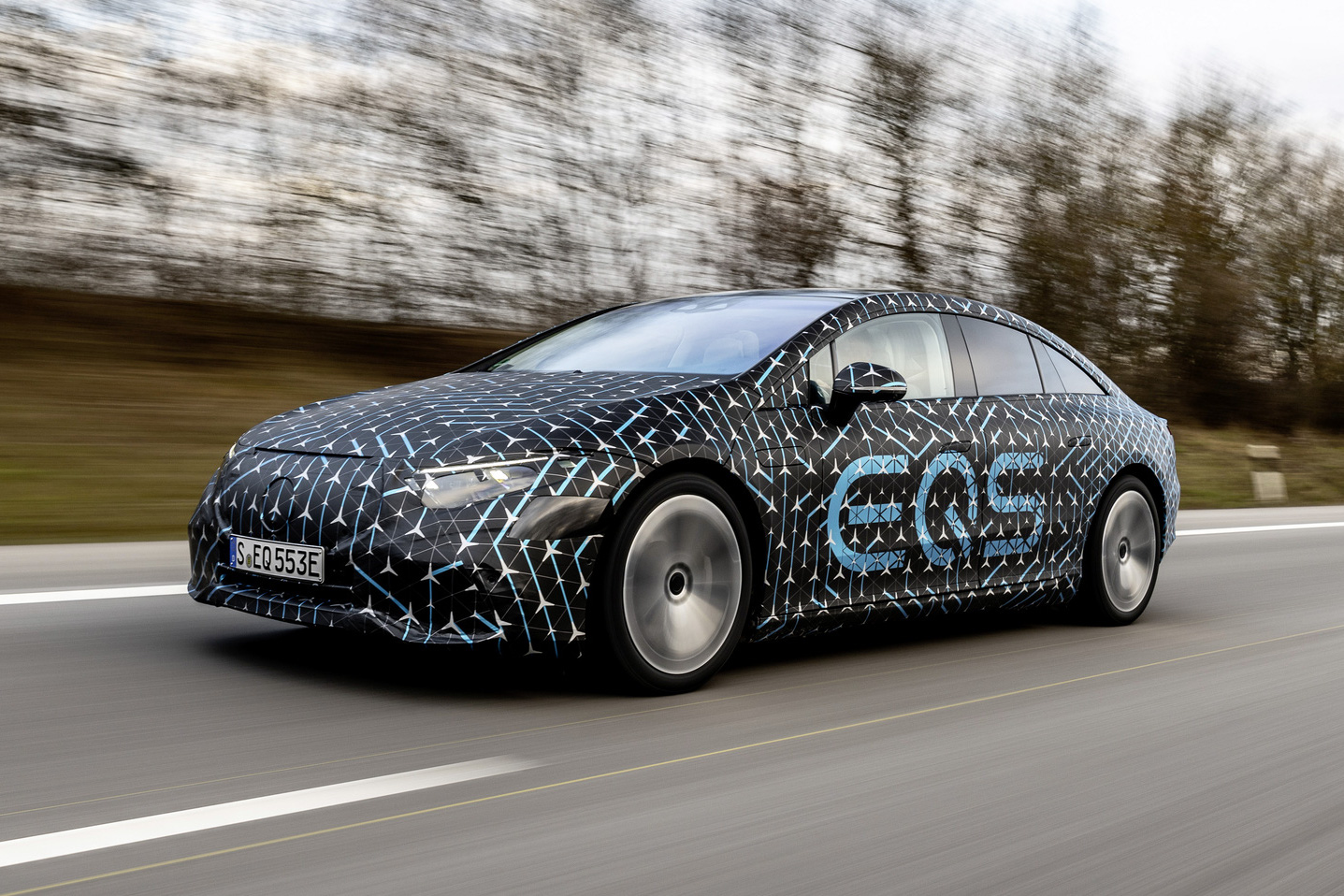 Mercedes EQS công bố thông số trước ngày ra mắt: Đi tối đa 770km, sạc nhanh 15 phút đi 300km