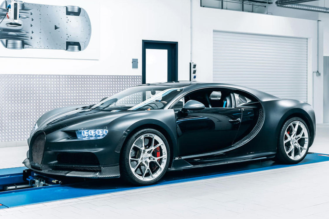 Siêu xe chạy nhiều như xe dịch vụ: Chiếc Bugatti Chiron này đã chinh phục nhiều địa hình khắc nghiệt nhất thế giới