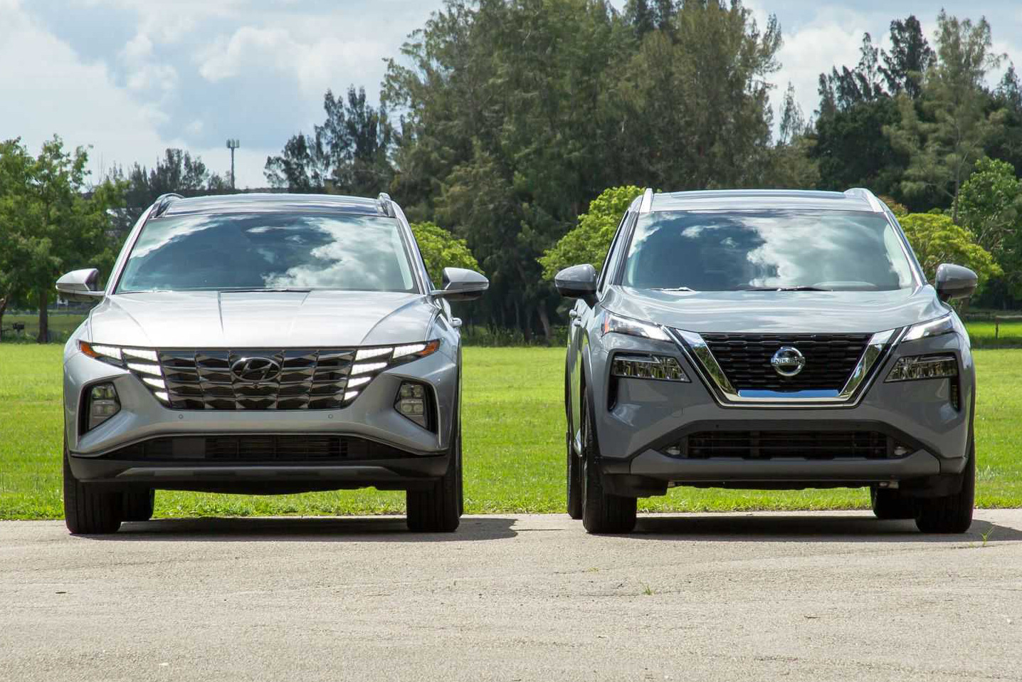 Hyundai Tucson 2021 vs Nissan X-Trail 2021: Cuộc đua gay cấn về tiện nghi và công nghệ giữa cặp đôi SUV Hàn, Nhật