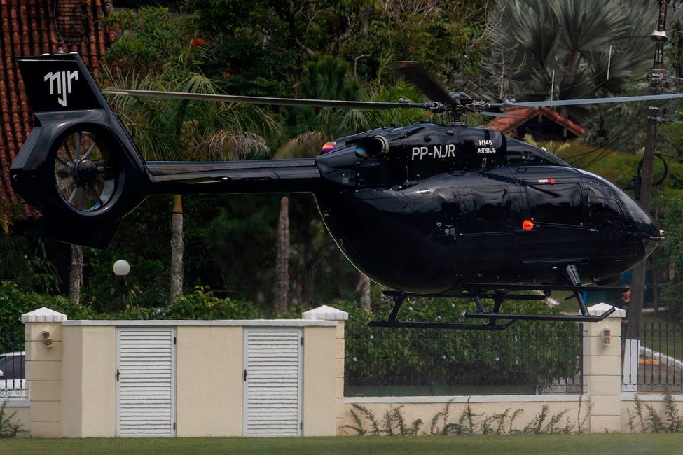 Không mặn mà với siêu xe, Neymar chơi hẳn trực thăng trị giá 15 triệu USD được thiết kế bởi Mercedes-Benz