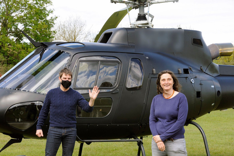 Đây là cách Tom Cruise 'trả ơn' một gia đình sau khi dùng sân nhà họ làm bãi đáp trực thăng