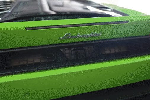 Dân chơi cầm 250.000 tờ 1 USD đi mua siêu xe Lamborghini và cái kết không như mong đợi