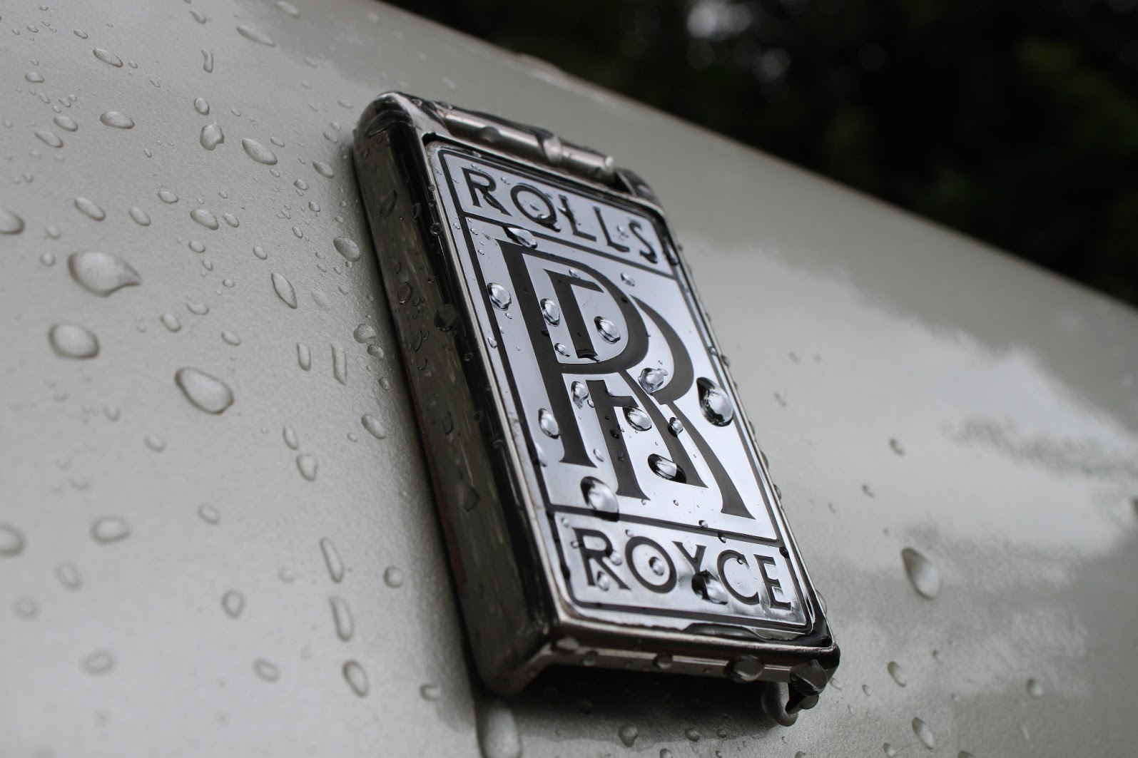 Rolls-Royce phá kỷ lục tốc độ nhanh nhất thế giới bằng phương tiện ít ai nghĩ tới