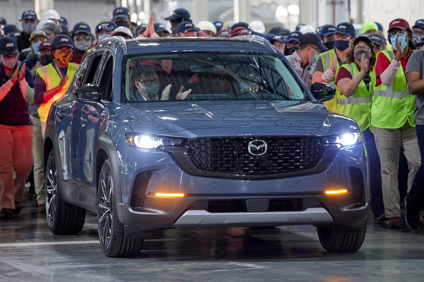 Mazda CX-50 chính thức được đưa vào lắp ráp, sẵn sàng đấu Toyota RAV4, Hyundai Tucson