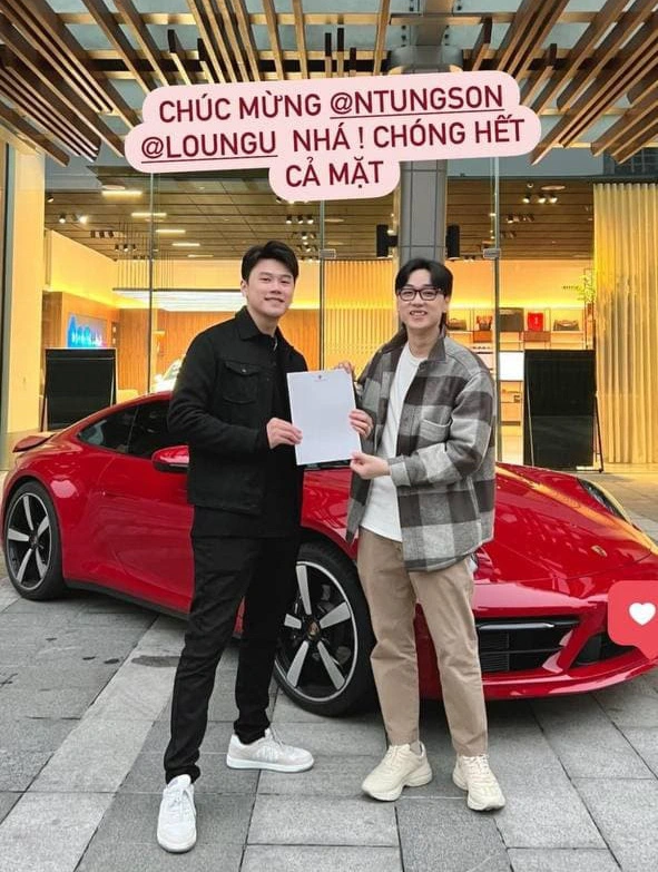 Rộ tin cặp đôi 9X Tùng Sơn - Trang Lou sắm liền 2 chiếc Porsche giá hơn chục tỷ đồng chỉ sau nửa năm, bổ sung vào bộ sưu tập toàn xe tiền tỷ - Ảnh 1.