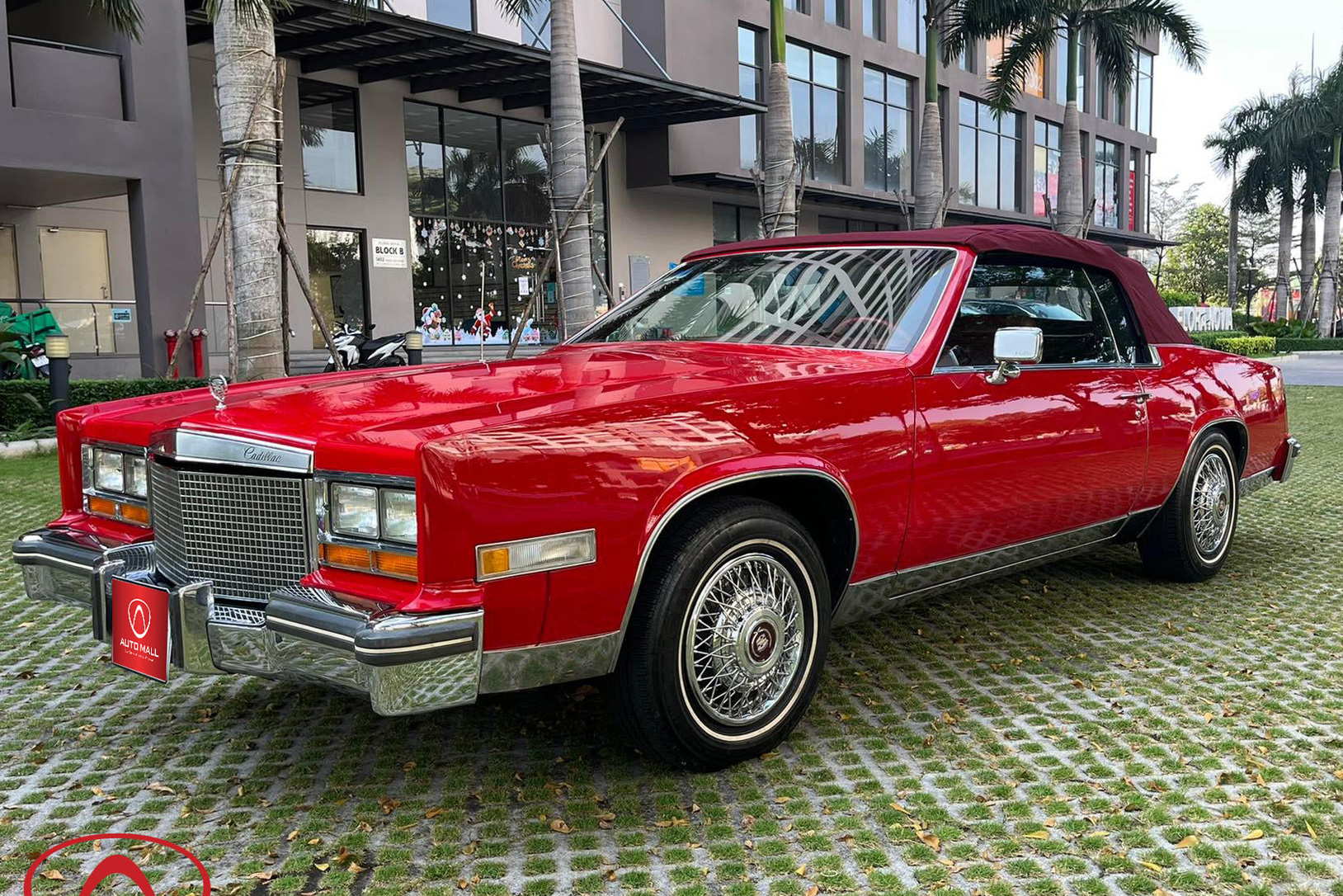 Sau gần 4 thập kỷ, xe cổ Cadillac De Villa 1985 Coupe vẫn có giá lên tới 2,5 tỷ đồng
