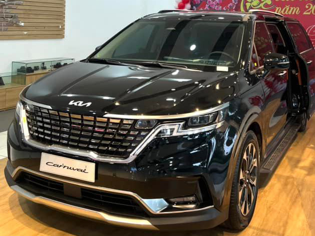 Có Mercedes C-Class nhưng vẫn sắm thêm Kia Carnival, doanh nhân 8X chia sẻ: ‘Như ngồi ghế thương gia máy bay’ - Ảnh 1.