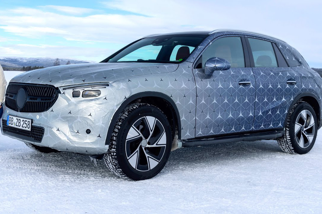 Nhá hàng Mercedes-Benz GLC thế hệ mới: Nội thất rộng rãi, công nghệ đánh lái 4 bánh