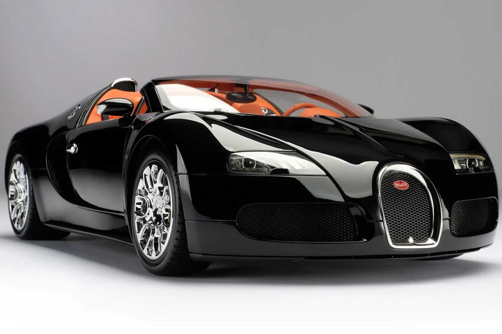 13 năm sau ngày ra mắt, Bugatti Veyron Grand Sport bất ngờ có phiên bản mới