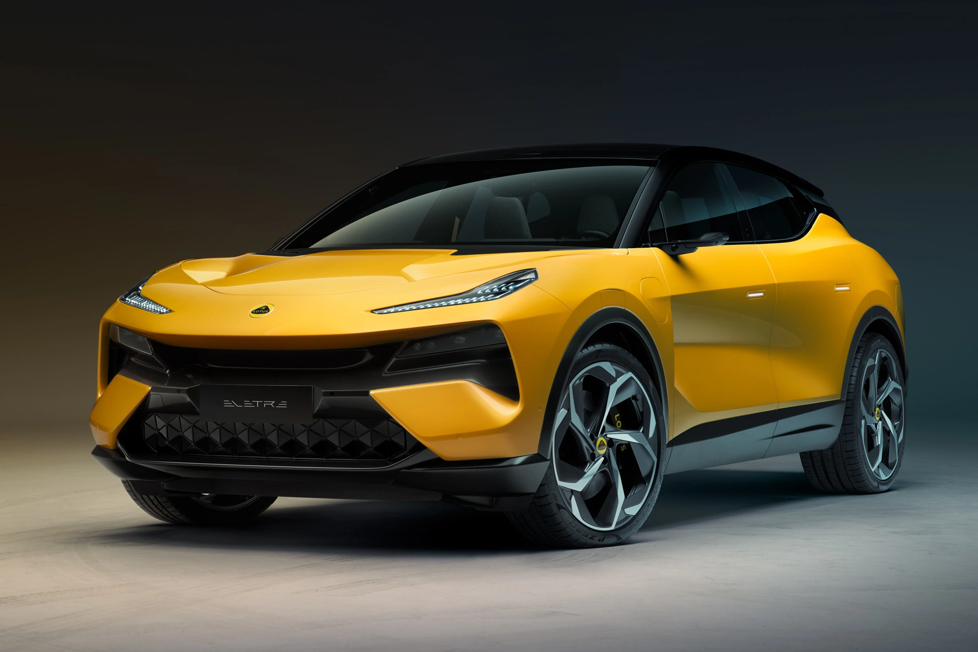 Ra mắt Lotus Eletre - SUV mang tham vọng thành 'Porsche của người Anh', giá bằng nửa Lamborghini Urus