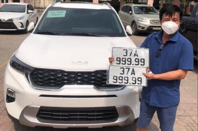 Bấm được biển ngũ quý 9, chủ xe Kia Sonet tại Nghệ An nhận lời khen: 'Tiền biển đắt hơn tiền xe'