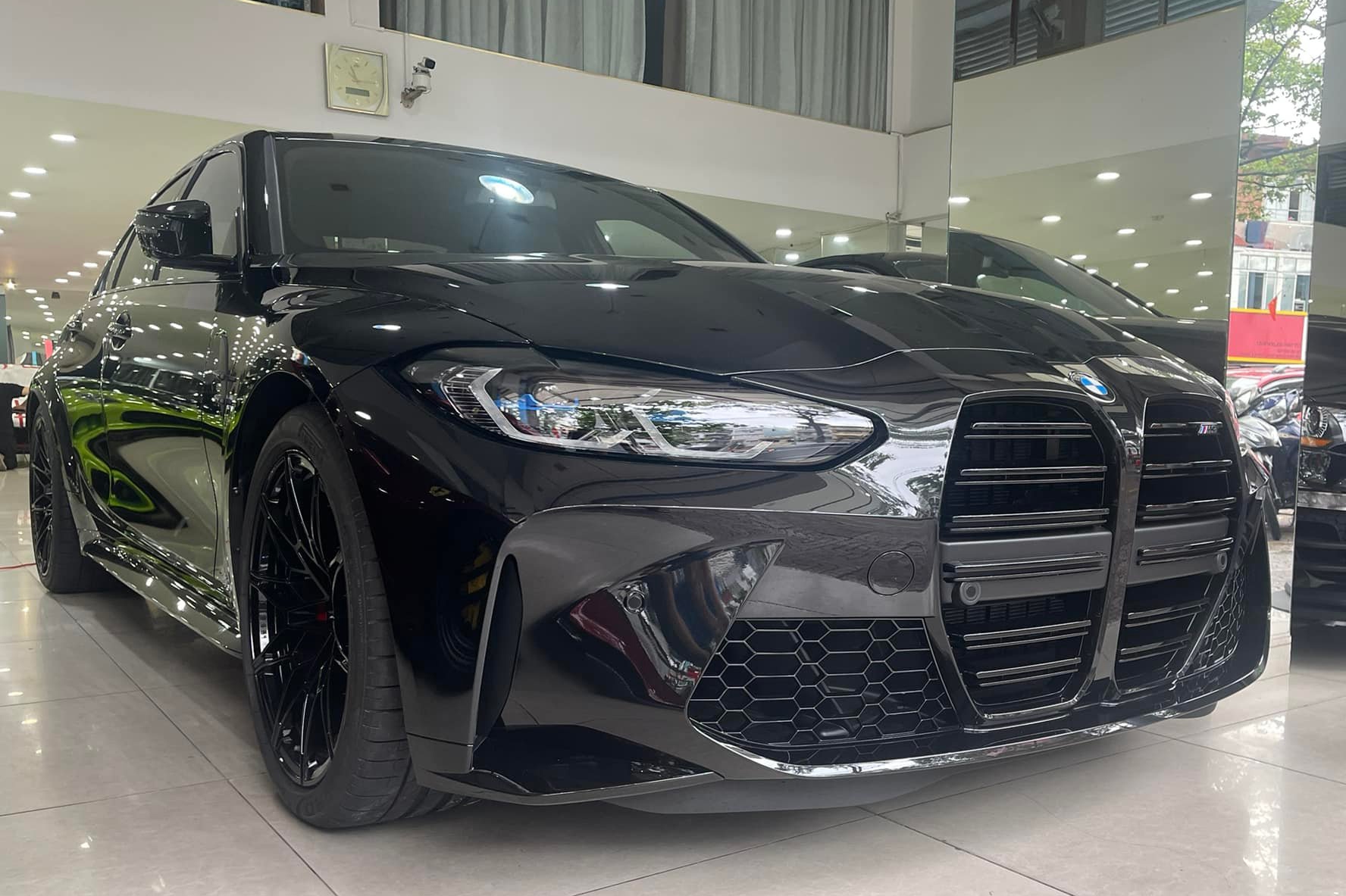 BMW M3 2022 đầu tiên về Việt Nam: Hàng hiệu cho dân chơi dám bỏ vài tỷ đồng để mua xe số sàn