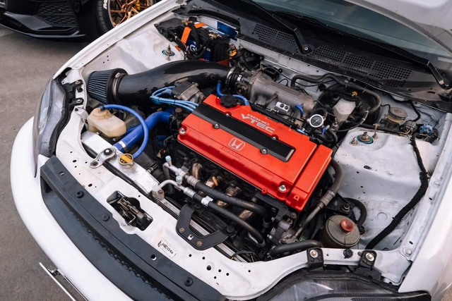 20 năm tuổi, Honda Civic ‘kịch độc’ có giá bán gần 700 triệu đồng - Ảnh 3. 20 năm tuổi, Honda Civic ‘kịch độc’ có giá bán gần 700 triệu đồng - Ảnh 3.