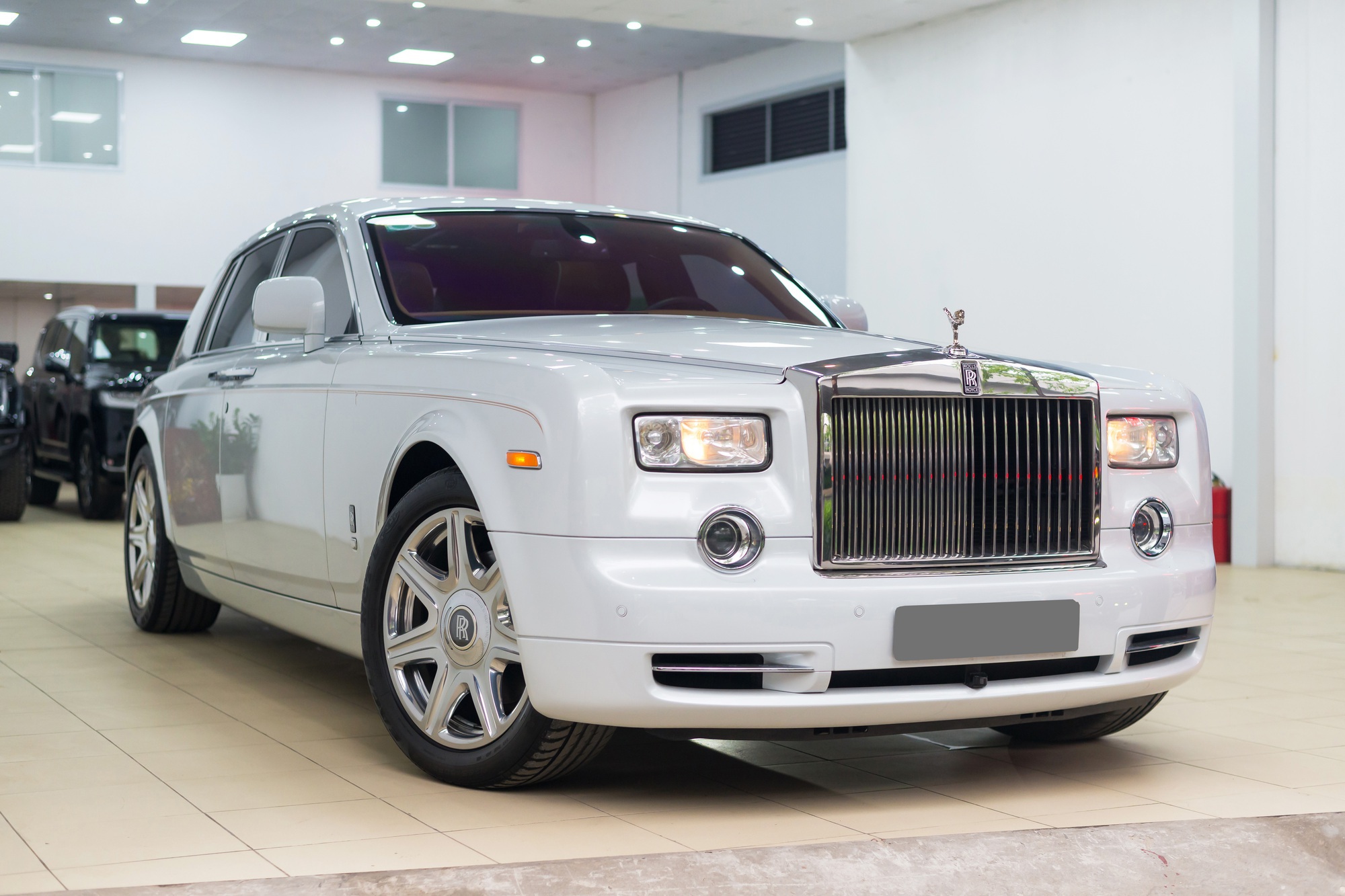 Vì quá đặc biệt, chiếc Rolls-Royce Phantom này được định giá 20 tỷ dù đã chạy 41.000km