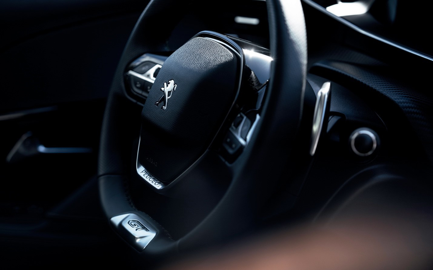 Vô-lăng D-cut: Điểm nhấn thiết kế riêng biệt của Peugeot