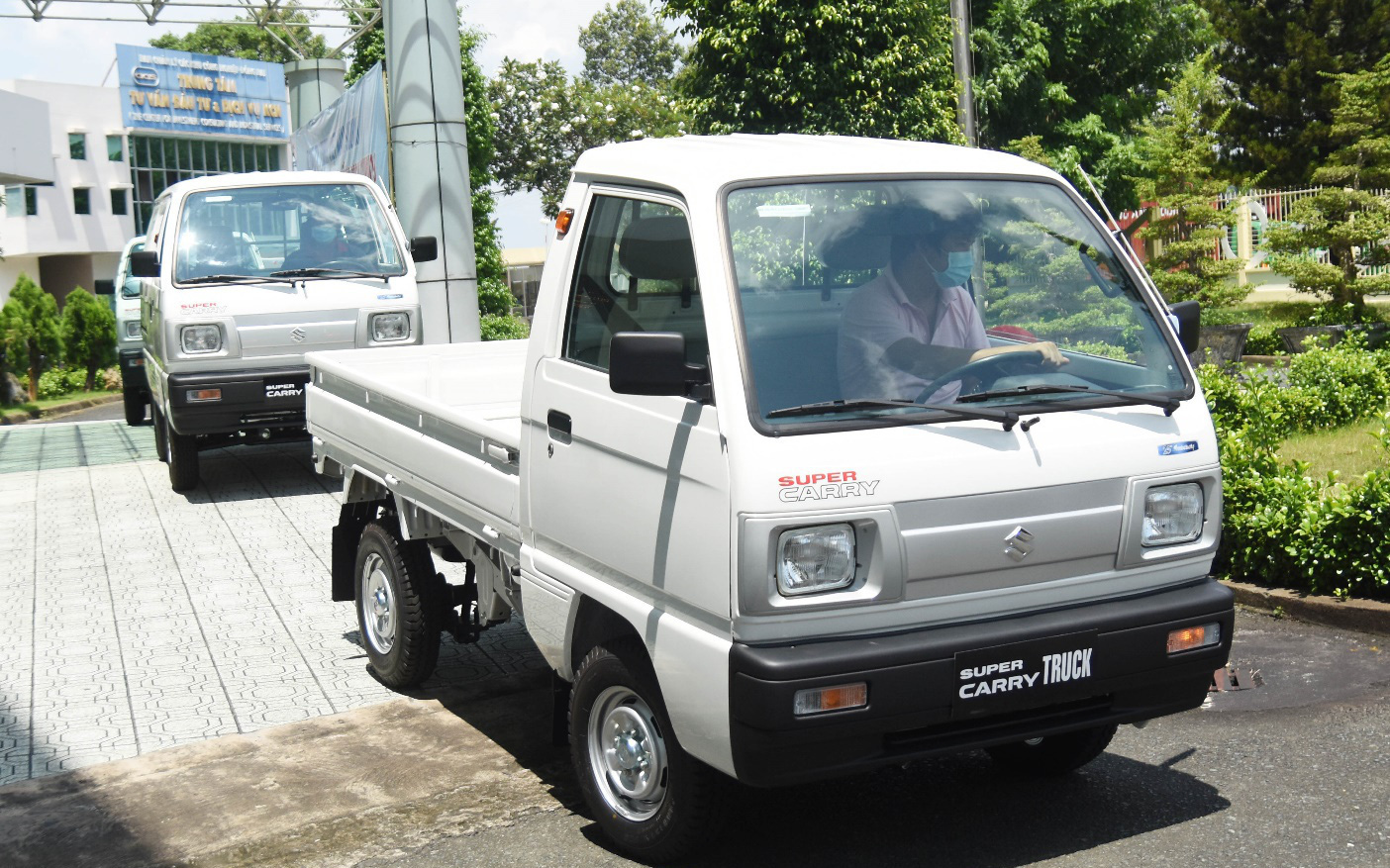 Suzuki chung tay chống dịch Covid-19 cùng cộng đồng, dành tặng Đồng Nai 4 xe thương mại tổng trị giá hơn 1 tỷ đồng