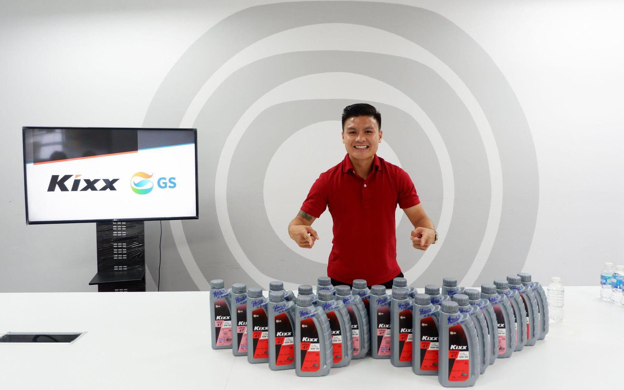 Quang Hải chính thức tiếp tục là đại sứ thương hiệu của dầu nhớt Kixx