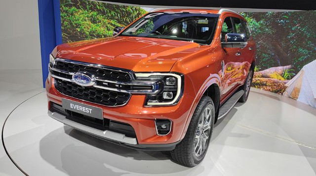 Ford Everest 2022 chốt ngày ra mắt Việt Nam, đại lý hé lộ 4 phiên bản và nhiều trang bị khủng đe nẹt Toyota Fortuner - Ảnh 5.
