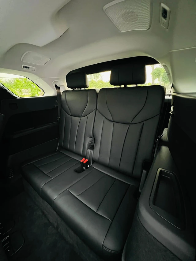 Lô Hongqi E-HS9 6 chỗ và 7 chỗ đầu tiên về Việt Nam: SUV chạy điện, giá từ 2,968 tỷ đồng, ngang cỡ Mercedes GLS và BMW X7 - Ảnh 12. Lô Hongqi E-HS9 6 chỗ và 7 chỗ đầu tiên về Việt Nam: SUV chạy điện, giá từ 2,968 tỷ đồng, ngang cỡ Mercedes GLS và BMW X7 - Ảnh 12.