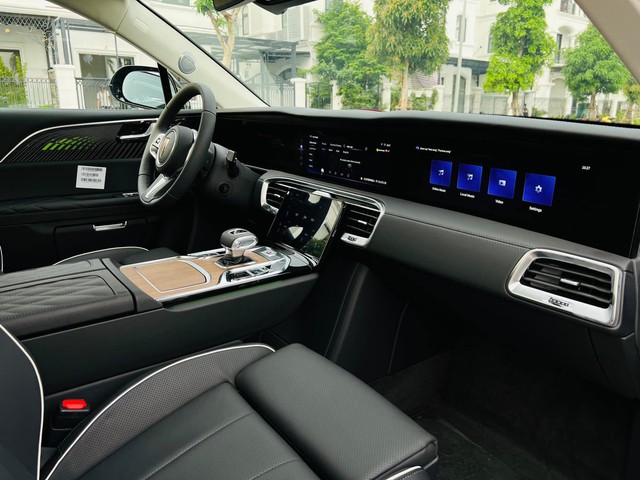 Lô Hongqi E-HS9 6 chỗ và 7 chỗ đầu tiên về Việt Nam: SUV chạy điện, giá từ 2,968 tỷ đồng, ngang cỡ Mercedes GLS và BMW X7 - Ảnh 9. Lô Hongqi E-HS9 6 chỗ và 7 chỗ đầu tiên về Việt Nam: SUV chạy điện, giá từ 2,968 tỷ đồng, ngang cỡ Mercedes GLS và BMW X7 - Ảnh 9.