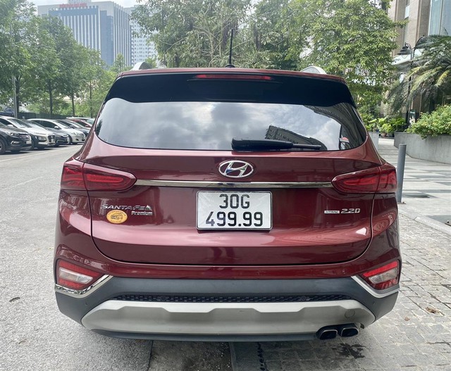 Bán Hyundai Santa Fe giá 1,5 tỷ, chủ xe cho biết riêng tiền biển tứ quý hết khoảng 700 triệu đồng - Ảnh 2. Bán Hyundai Santa Fe giá 1,5 tỷ, chủ xe cho biết riêng tiền biển tứ quý hết khoảng 700 triệu đồng - Ảnh 2.