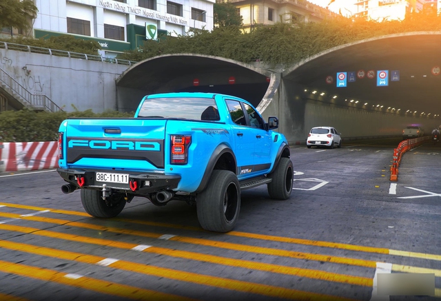 Dân chơi TP.HCM độ Ford Ranger như F-150: Chi phí 650 triệu đồng, phải tăng công suất mới đủ đi - Ảnh 5. Dân chơi TP.HCM độ Ford Ranger như F-150: Chi phí 650 triệu đồng, phải tăng công suất mới đủ đi - Ảnh 5.