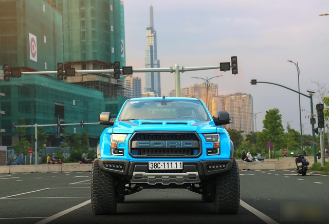 Dân chơi TP.HCM độ Ford Ranger như F-150: Chi phí 650 triệu đồng, phải tăng công suất mới đủ đi - Ảnh 2. Dân chơi TP.HCM độ Ford Ranger như F-150: Chi phí 650 triệu đồng, phải tăng công suất mới đủ đi - Ảnh 2.