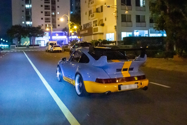 Porsche 930 Turbo độ RUF tái xuất tại Việt Nam - Siêu phẩm khó mua của giới nhà giàu - Ảnh 8. Porsche 930 Turbo độ RUF tái xuất tại Việt Nam - Siêu phẩm khó mua của giới nhà giàu - Ảnh 8.