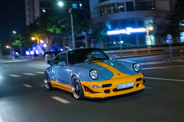 Porsche 930 Turbo độ RUF tái xuất tại Việt Nam - Siêu phẩm khó mua của giới nhà giàu - Ảnh 2. Porsche 930 Turbo độ RUF tái xuất tại Việt Nam - Siêu phẩm khó mua của giới nhà giàu - Ảnh 2.