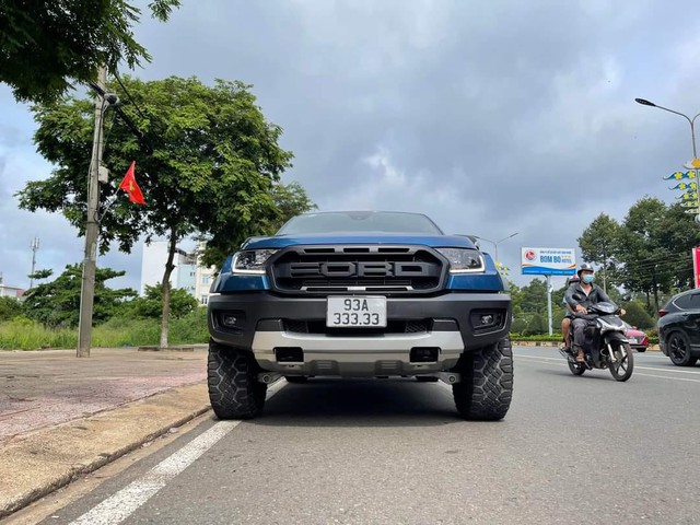 Ford Ranger Raptor tại Bình Phước đeo biển ngũ quý 3, CĐM khen nức nở: ‘Đã giàu lại còn hên’ - Ảnh 2.