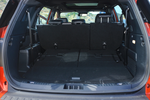 Đánh giá nhanh Ford Everest 2022: Đi phượt chỉ cần đảo vô lăng - Ảnh 14. Đánh giá nhanh Ford Everest 2022: Đi phượt chỉ cần đảo vô lăng - Ảnh 14.