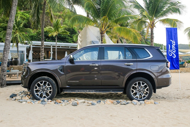 Đánh giá nhanh Ford Everest 2022: Đi phượt chỉ cần đảo vô lăng - Ảnh 4. Đánh giá nhanh Ford Everest 2022: Đi phượt chỉ cần đảo vô lăng - Ảnh 4.