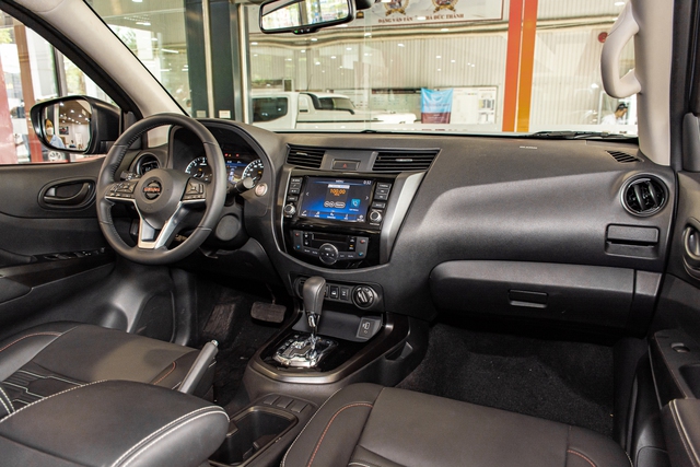 Nissan Navara 2022 về đại lý tại Việt Nam: Động cơ mới, trang bị giữ nguyên, giá dự kiến tăng nhẹ - Ảnh 5. Nissan Navara 2022 về đại lý tại Việt Nam: Động cơ mới, trang bị giữ nguyên, giá dự kiến tăng nhẹ - Ảnh 5.