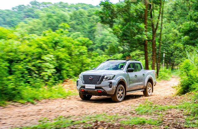 Đánh giá Nissan Navara 2022: Động cơ, lốp mới thay đổi hẳn trải nghiệm lái - Ảnh 11. Đánh giá Nissan Navara 2022: Động cơ, lốp mới thay đổi hẳn trải nghiệm lái - Ảnh 11.