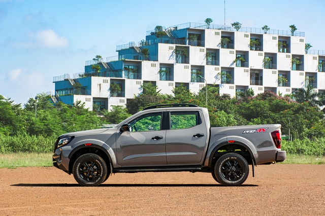 Đánh giá Nissan Navara 2022: Động cơ, lốp mới thay đổi hẳn trải nghiệm lái - Ảnh 4. Đánh giá Nissan Navara 2022: Động cơ, lốp mới thay đổi hẳn trải nghiệm lái - Ảnh 4.