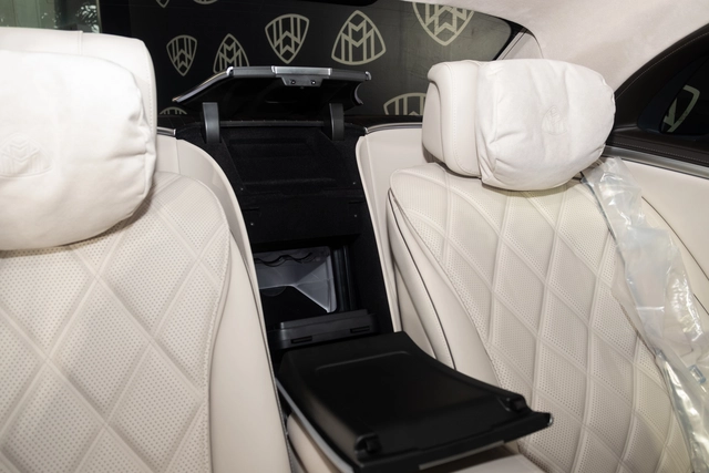 Ngồi thử Mercedes-Maybach S 680 giá 16 tỷ đồng tại Việt Nam: Đóng mở cửa như Rolls-Royce, ghế ông chủ có thể biến thành giường - Ảnh 16.