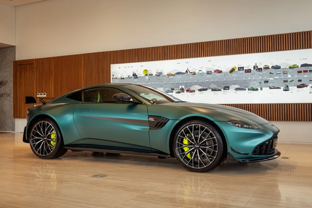 Aston Martin Vantage F1 Edition hàng độc giá 18,8 tỷ đồng được xác nhận về chung garage với dàn siêu xe trăm tỷ nổi tiếng nhất Việt Nam - Ảnh 3.